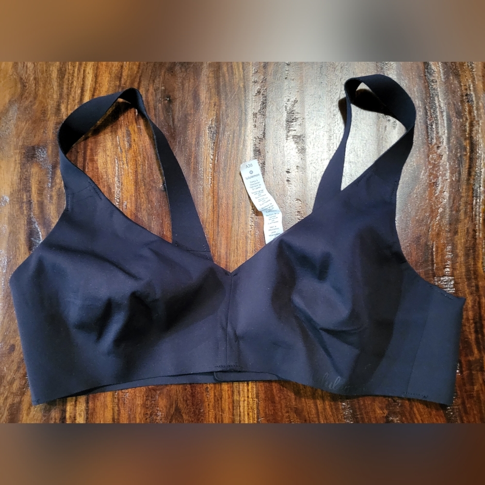 LULULEMON BRA BLACK EXCELLENT CONDITION SZ 36A
